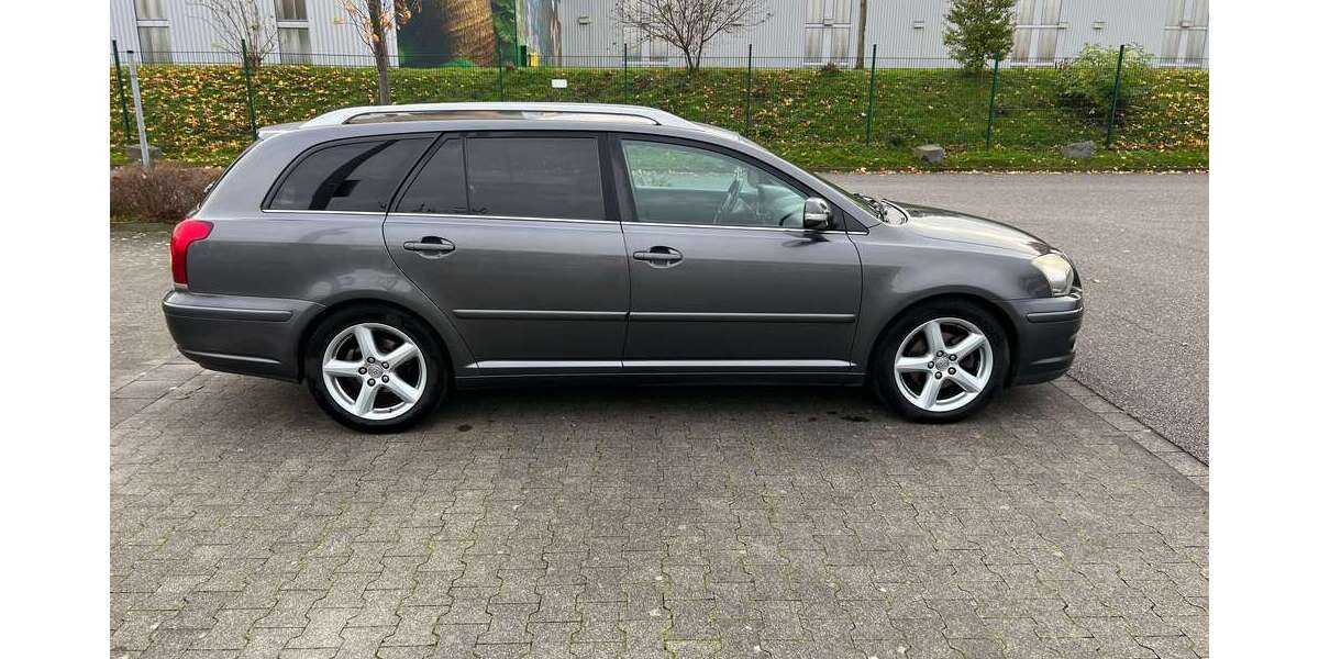 Toyota Avensis 291.123 km 2.400 € Pulheim 50259