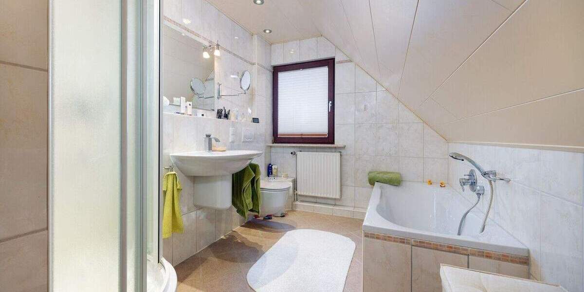 Einfamilienhaus Velbert Mitte - 4 Zimmer, 118 m&sup2;, 469.000&euro; | Angebot:24724074