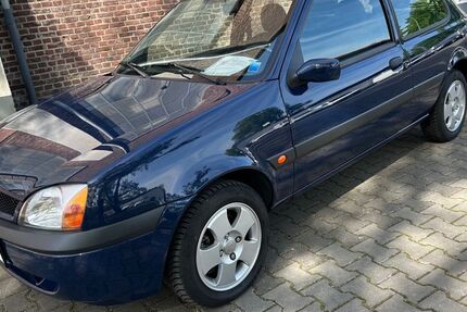 Ford Fiesta 27.850 km 2.850 &euro; Köln 51069