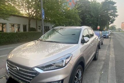 Hyundai TUCSON 69.000 km 19.900 &euro; Köln 51063