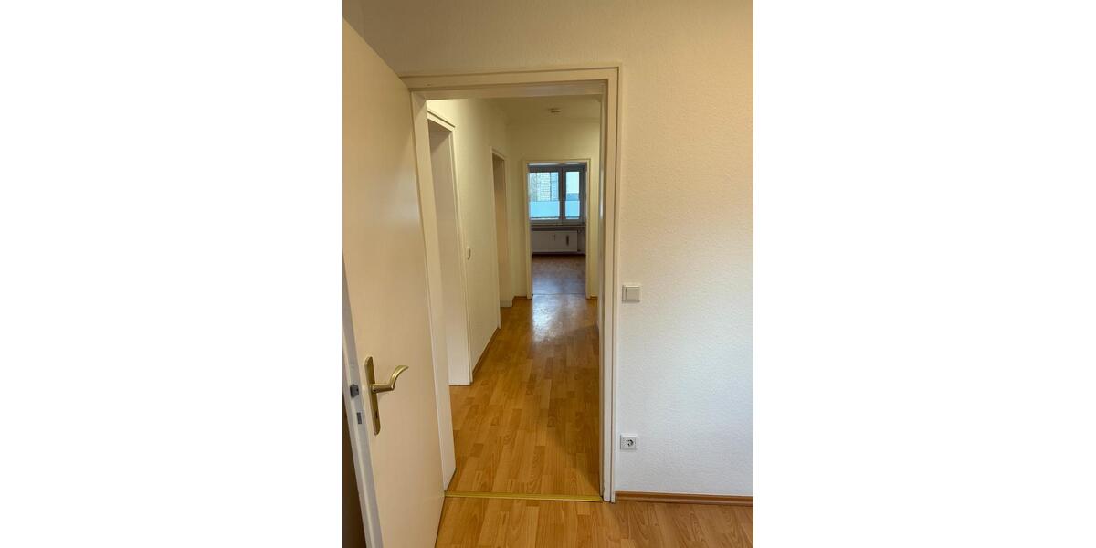 Erdgeschoßwohnung Solingen - 3 Zimmer, 65 m&sup2;, 830&euro; | Angebot:24848944