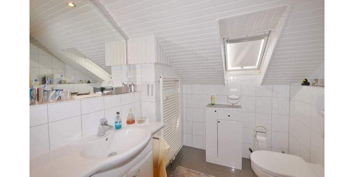 Mehrfamilienhaus, Wohnhaus Hilden Forstbach - 8 Zimmer, 205 m&sup2;, 695.000&euro; | Angebot:23982338