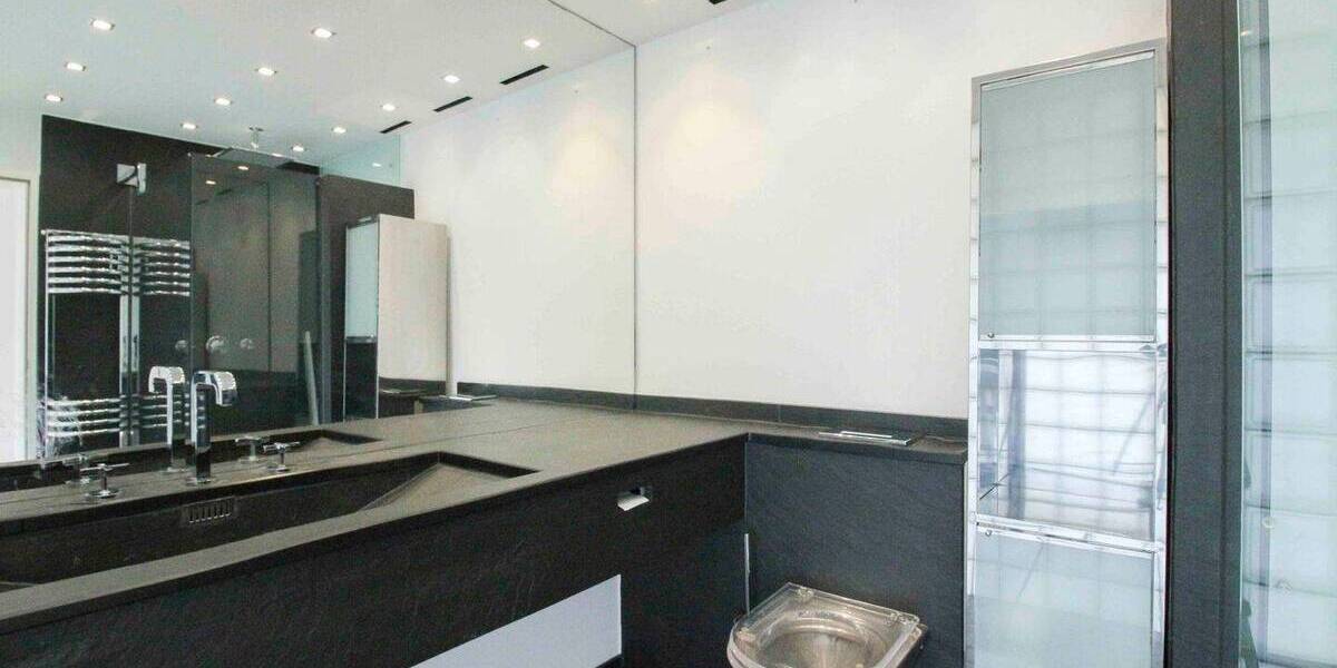 Leben in der Innenstadt: Gepflegtes Reihenmittelhaus samt Dachterrasse und TG-Stellplatz 5 zimmer