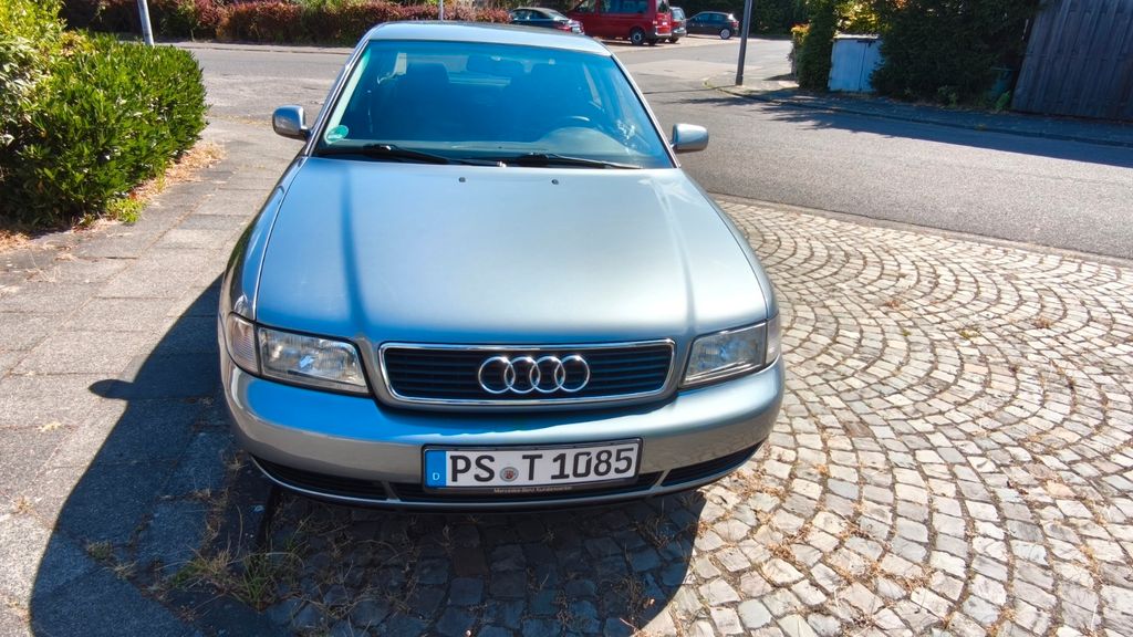 Audi A4 66.762 km 4.000 &euro; Köln 51063