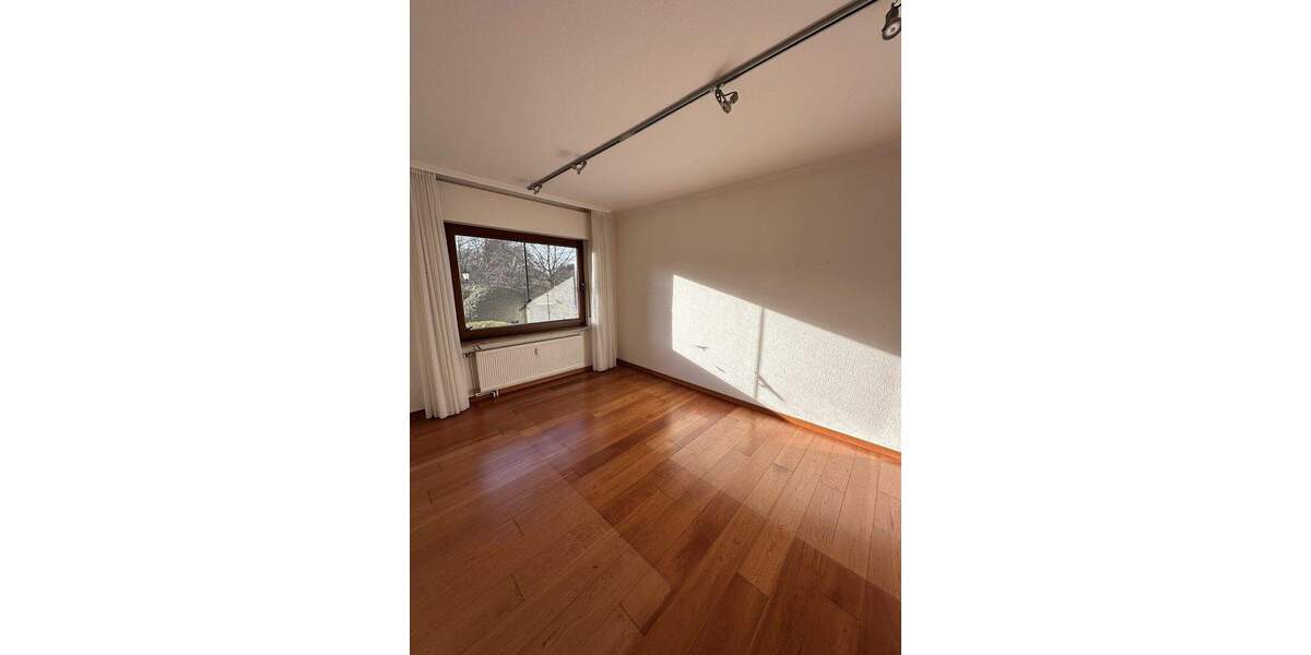 Bungalow Solingen Gräfrath - 6 Zimmer, 236 m&sup2;, 675.000&euro; | Angebot:25755949