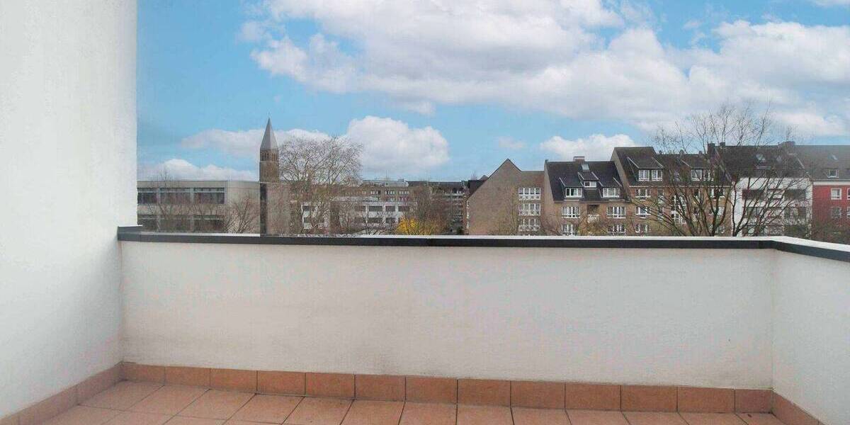 Etagenwohnung Düsseldorf Bilk - 3 Zimmer, 77 m&sup2;, 369.000&euro; | Angebot:25986022