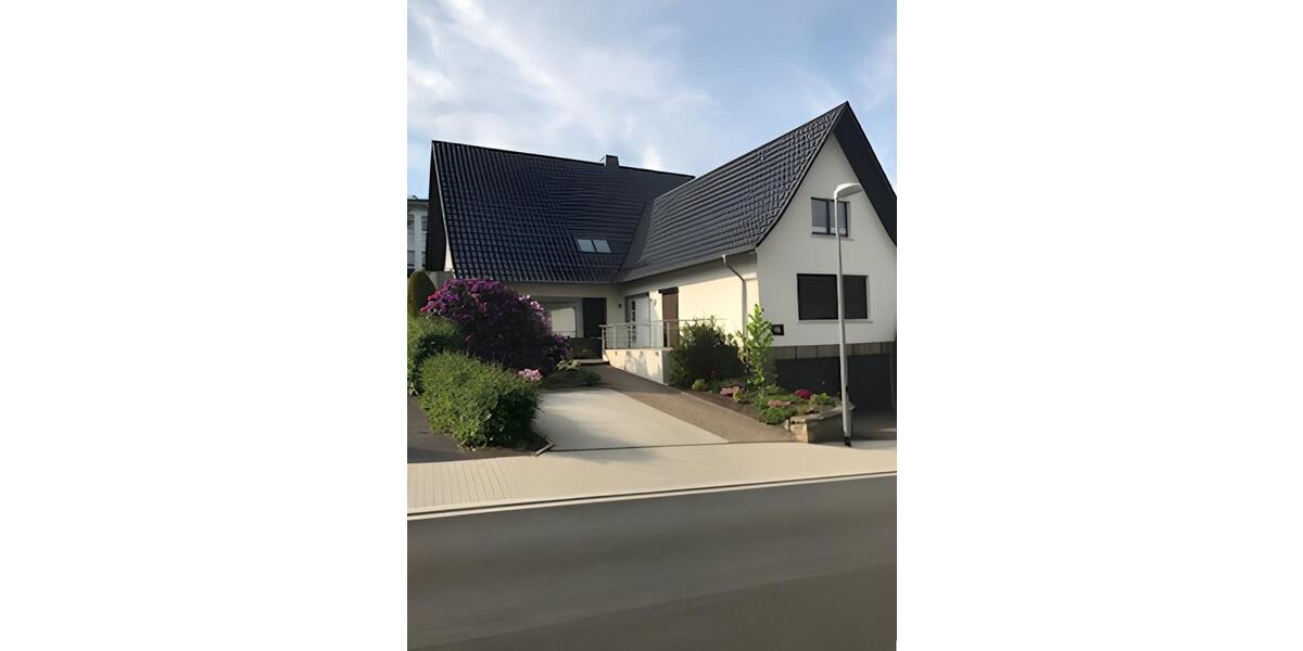 Dachgeschoßwohnung Halver - 3 Zimmer, 117 m&sup2;, 900&euro; | Angebot:25988805