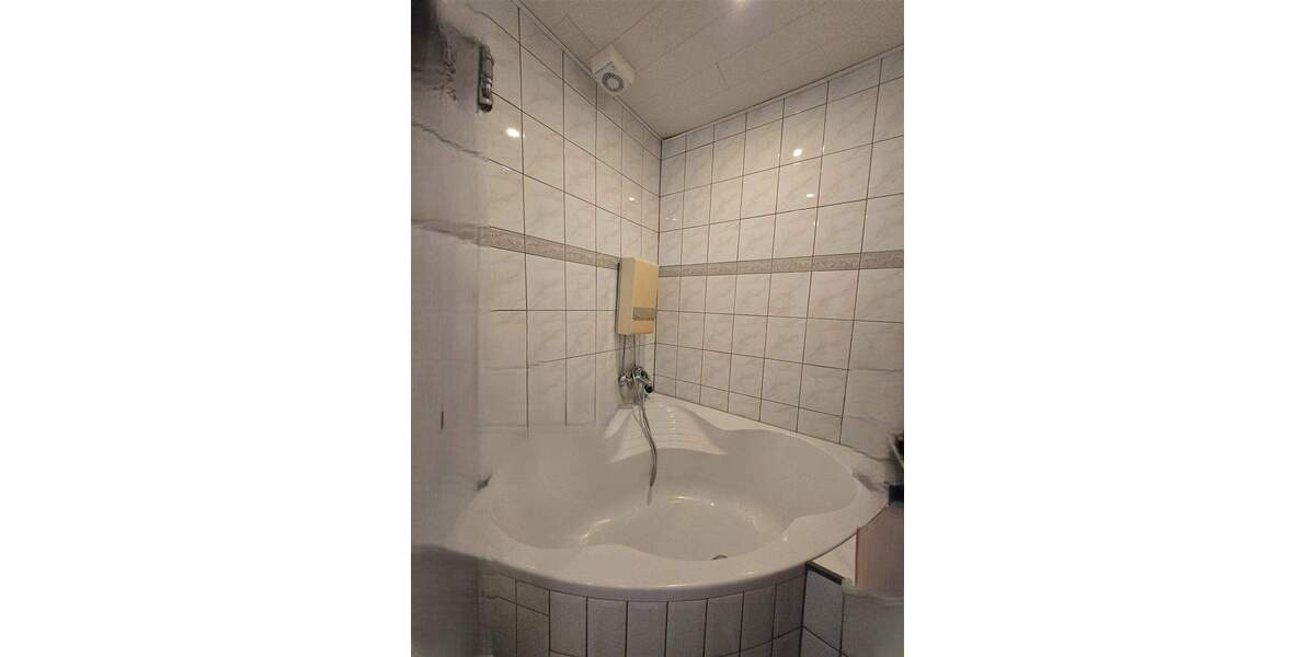 Etagenwohnung Leverkusen Wiesdorf - 4 Zimmer, 86 m&sup2;, 175.000&euro; | Angebot:25773571