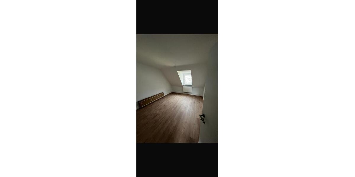 Dachgeschoßwohnung Wuppertal Unterbarmen - 3 Zimmer, 57 m&sup2;, 139.900&euro; | Angebot:27298937