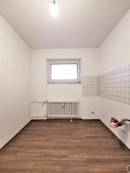 Großzügige 2-Zi.-Whg. mit Tageslichtbad und Balkon zimmer