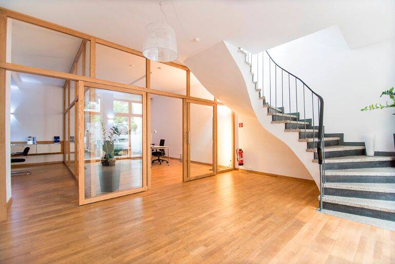 Hochwertig ausgestattete, abschließbare co-working spaces - All-in-Miete