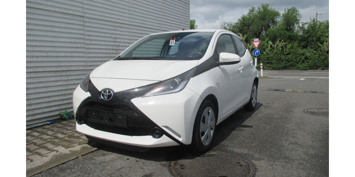 Toyota Aygo (X) 144.950 km 5.988 &euro; Köln 50933