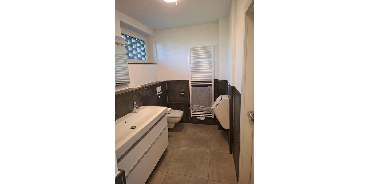 Dachgeschoßwohnung Neuss Allerheiligen - 2.5 Zimmer, 85 m&sup2;, 1.400&euro; | Angebot:26415665