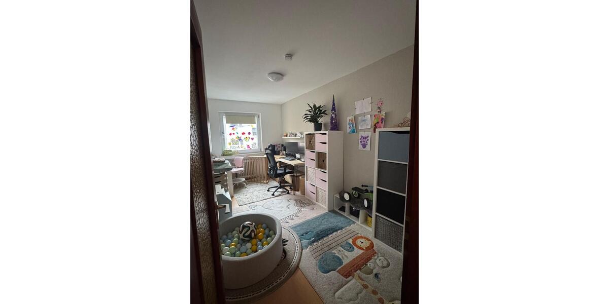 Etagenwohnung Düsseldorf Stadtbezirk 8 - 4 Zimmer, 96 m&sup2;, 1.299&euro; | Angebot:24840350