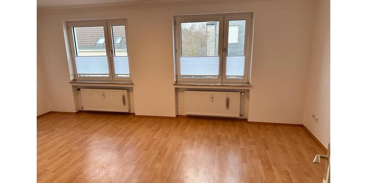 Erdgeschoßwohnung Solingen - 3 Zimmer, 65 m&sup2;, 830&euro; | Angebot:24848944