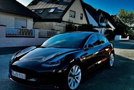 Tesla Model 3 244.000 km 16.400 &euro; Solingen 42657