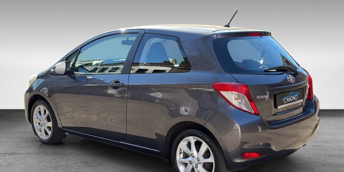 Toyota Yaris 1.0 Basic Radio 91.836 km 1.890 &euro; Wuppertal 42327