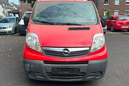 Opel Vivaro 208.000 km 3.999 &euro; Düsseldorf 40223