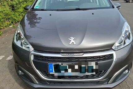 Peugeot 208 59.000 km 7.600 &euro; Köln 50968