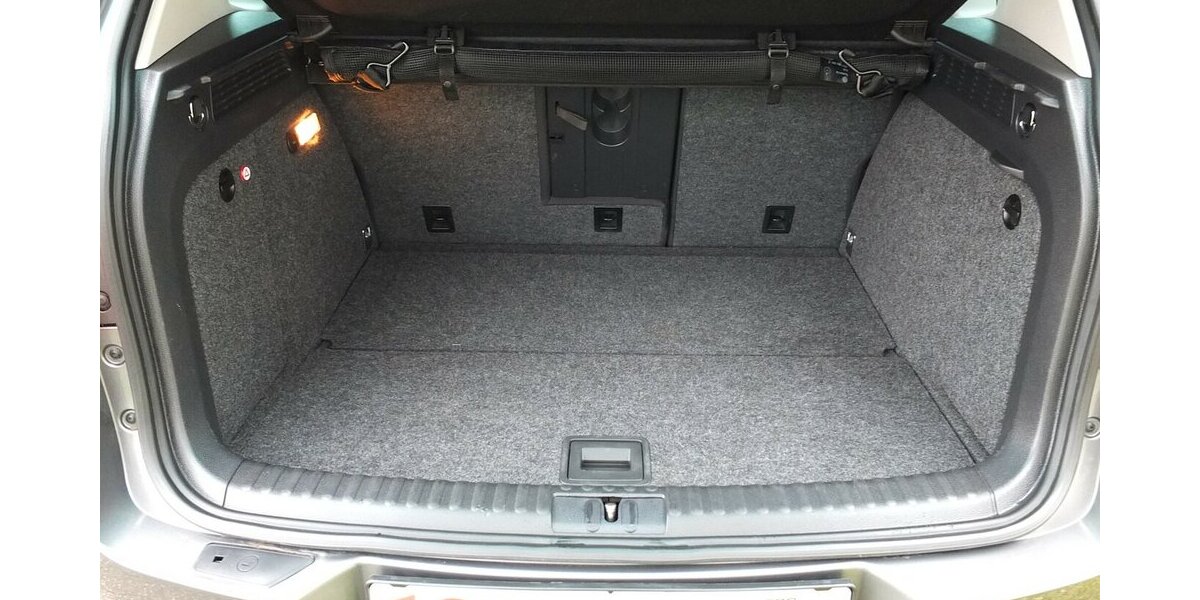 VW Tiguan TEAM orig.ATM ca 52 tkm XENON AHK PARKPILOT 112.432 km 10.908 € Köln 50858