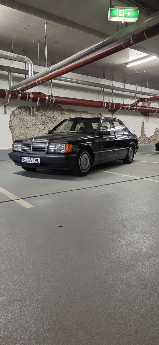 Mercedes-Benz 190 186.600 km 3.000 € Neuss 41466