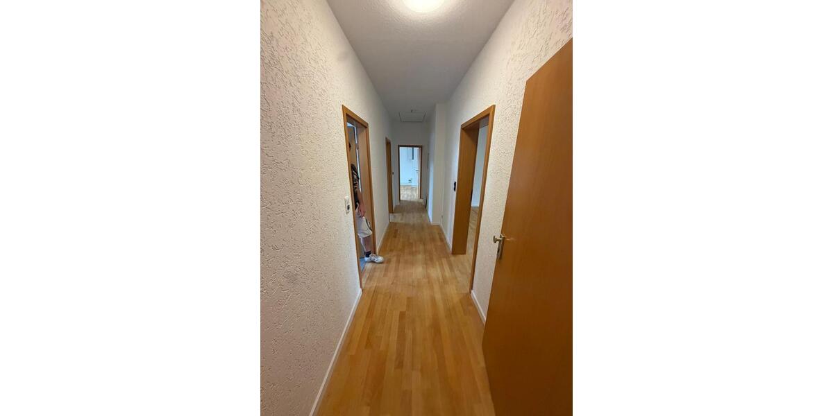 Dachgeschoßwohnung Solingen Aufderhöhe - 4 Zimmer, 85 m&sup2;, 930&euro; | Angebot:27603836