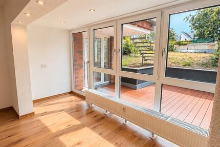 Wohnung Düsseldorf Lörick - 2 Zimmer, 88 m&sup2;, 1.299&euro; | Angebot:27622345