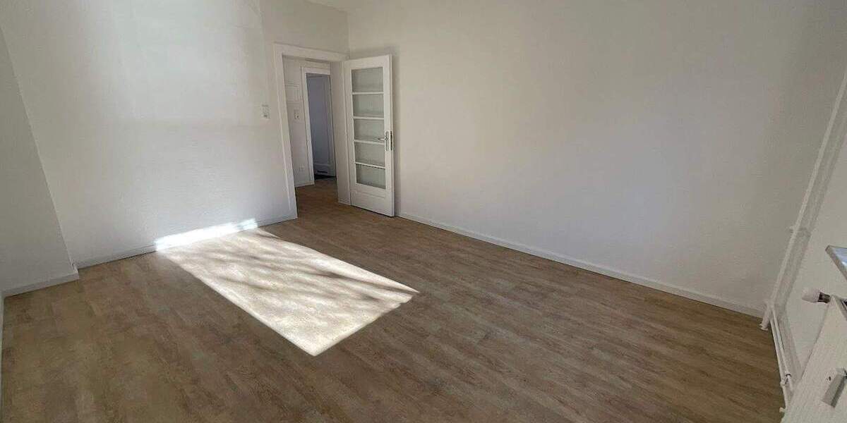 Etagenwohnung Wuppertal Barmen - 4 Zimmer, 94 m&sup2;, 759&euro; | Angebot:24802686