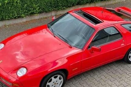 Porsche 928