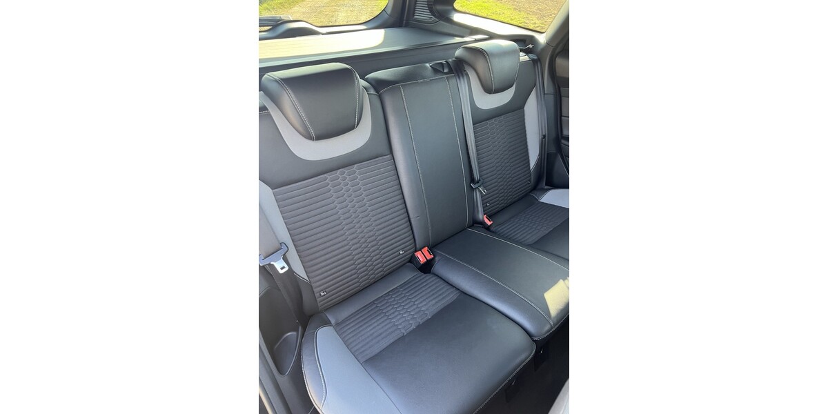 Ford Focus 79.900 km 17.800 € Köln 50667