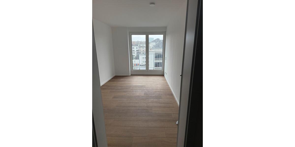 Etagenwohnung Düsseldorf Stadtmitte - 4 Zimmer, 106 m&sup2;, 1.960&euro; | Angebot:24857722