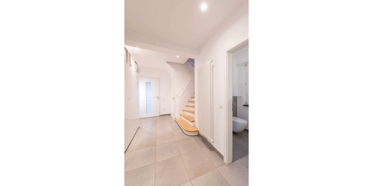 Einfamilienhaus Düsseldorf Gerresheim - 6 Zimmer, 195 m&sup2;, 4.640&euro; | Angebot:24610026