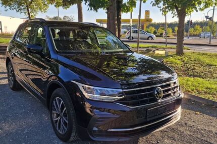 VW Tiguan 70.000 km 23.999 € Köln 51107