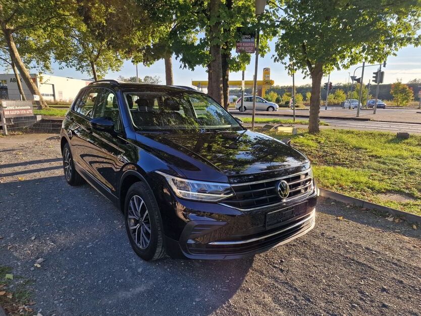 VW Tiguan 70.000 km 23.999 € Köln 51107