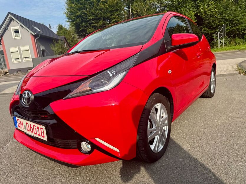 Toyota Aygo (X) 9.999 km 9.999 € Engelskirchen 51766