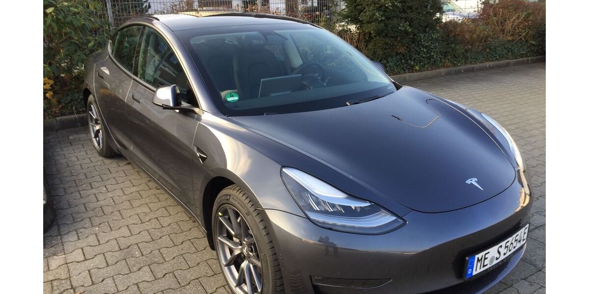 Tesla Model 3 72.000 km 23.999 &euro; Bergisch Gladbach 51465