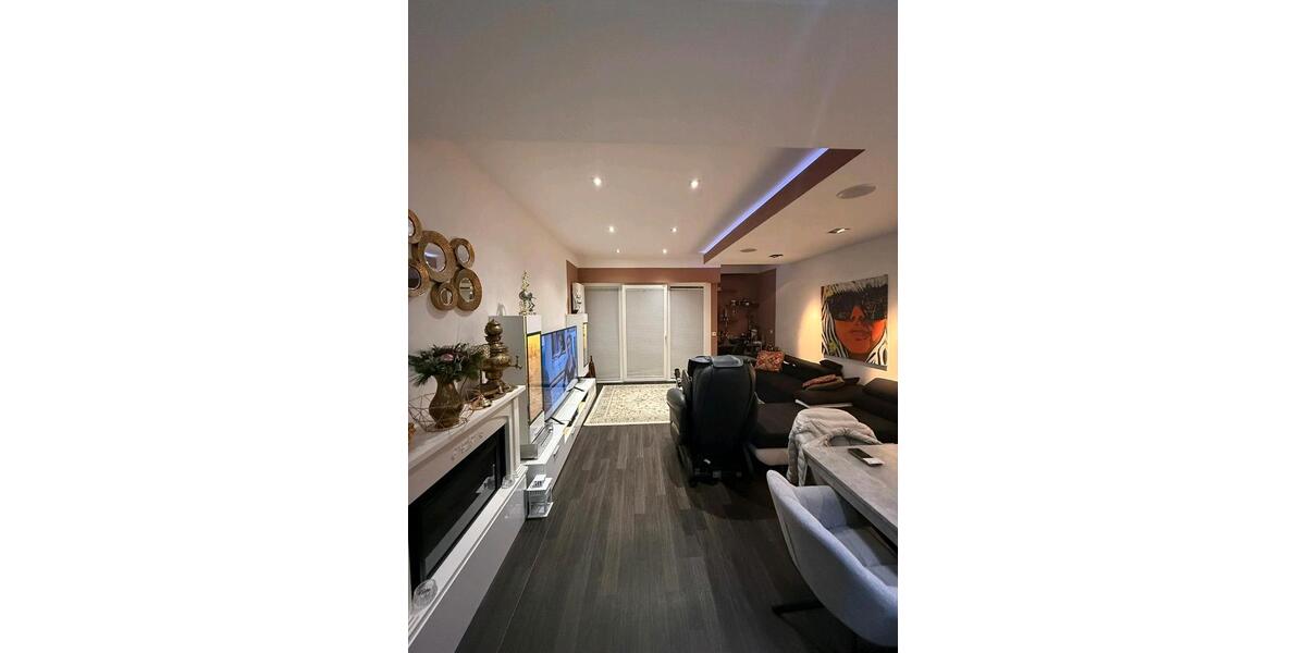 Erdgeschoßwohnung Düsseldorf Stadtbezirk 8 - 4 Zimmer, 100 m&sup2;, 1.800&euro; | Angebot:24755789