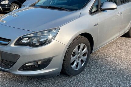 Opel Astra 196.984 km 3.200 € Düsseldorf 40233
