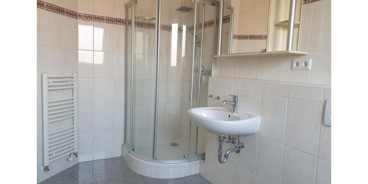 Dachgeschoßwohnung Langenfeld (Rheinland) - 3 Zimmer, 85 m&sup2;, 314.000&euro; | Angebot:24585617