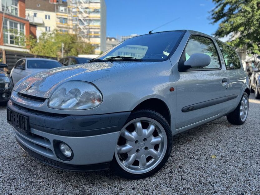 Renault Clio 109.000 km 1.950 € Köln 50674