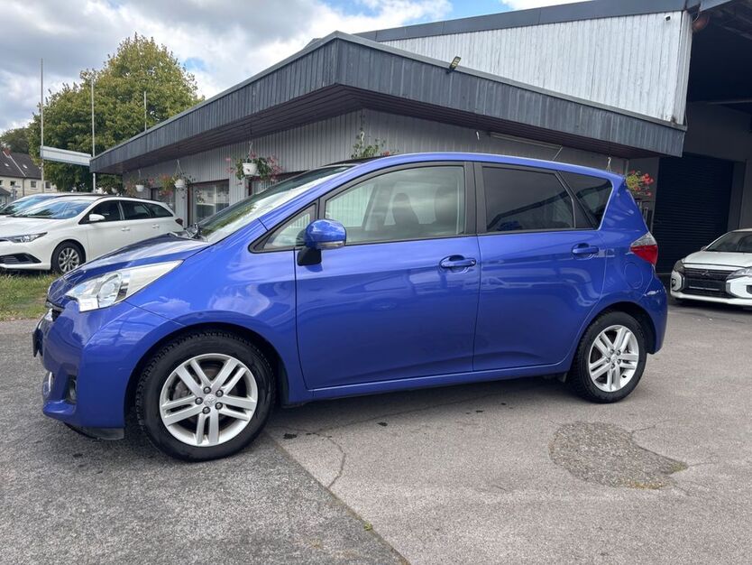 Toyota Verso-S 68.000 km 6.490 € Essen 45356