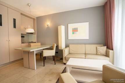 Wohnung Düsseldorf Stadtmitte - 2 Zimmer, 45 m&sup2;, 1.090&euro; | Angebot:24893695