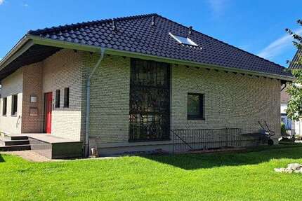 Haus Kürten - 6 Zimmer, 224 m&sup2;, 2.100&euro; | Angebot:27475729