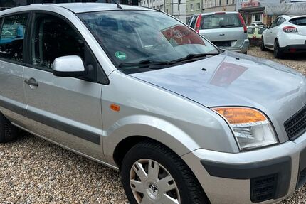 Ford Fusion 74.600 km 4.750 € Leverkusen 51371