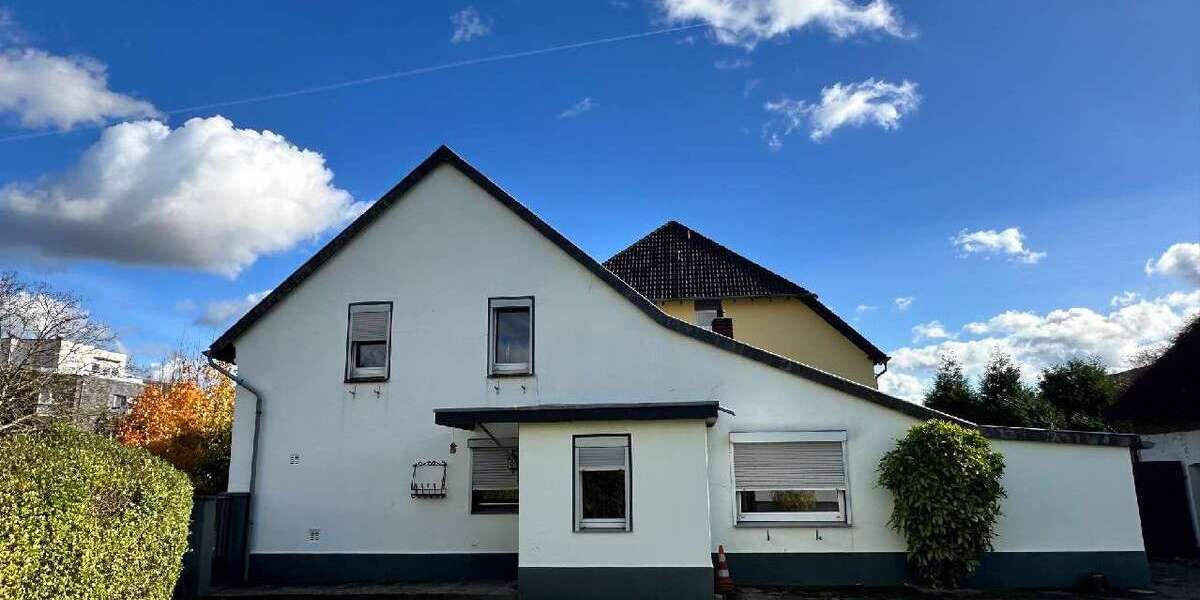 Einfamilienhaus Leverkusen Bürrig - 8 Zimmer, 162 m&sup2;, 614.000&euro; | Angebot:24337882