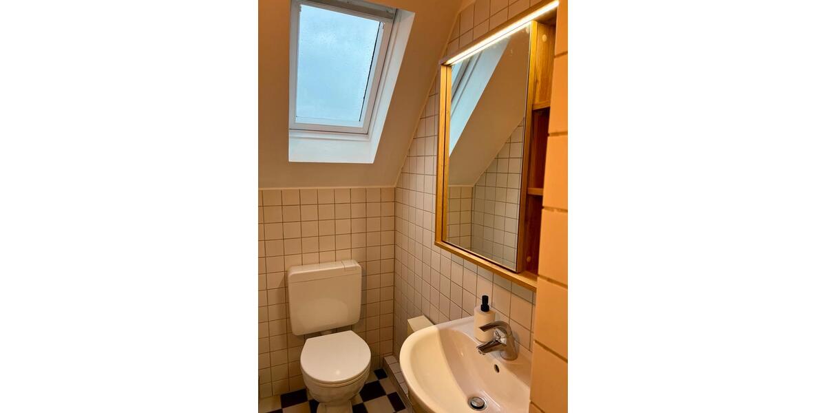 Dachgeschoßwohnung Düsseldorf Niederkassel - 1 Zimmer, 45 m&sup2;, 1.000&euro; | Angebot:24704682