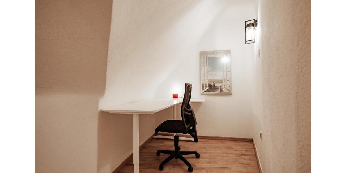 Dachgeschoßwohnung Neuss - 2.5 Zimmer, 67 m&sup2;, 1.150&euro; | Angebot:24693714