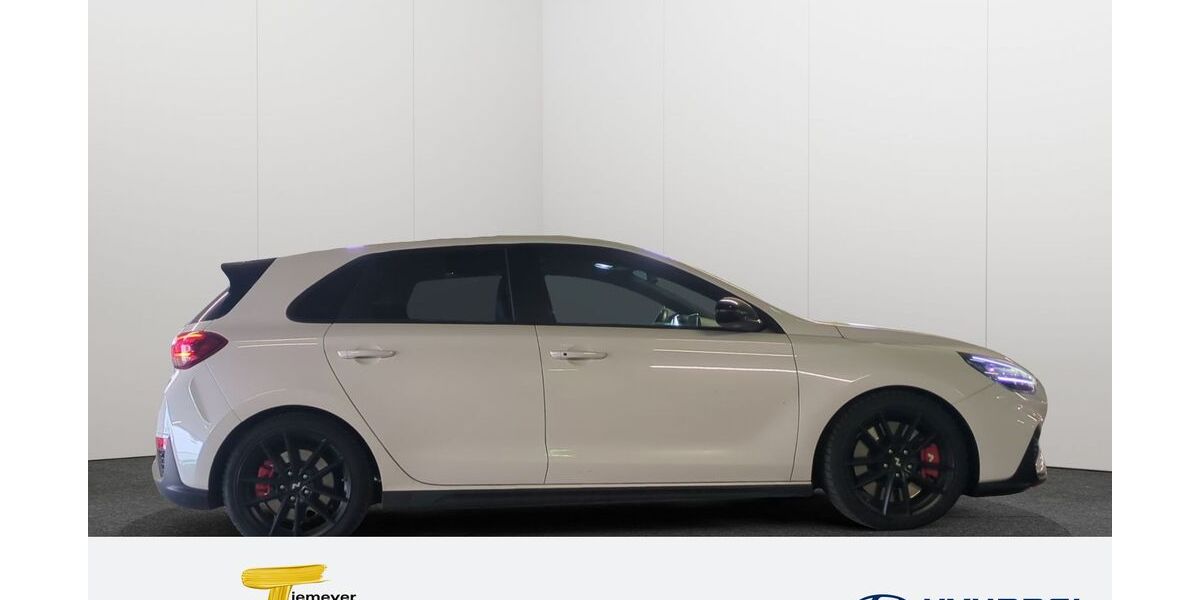Hyundai i30 40.016 km 31.990 &euro; Düsseldorf 40233