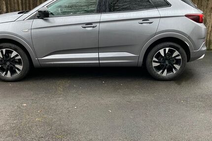 Opel Grandland (X) 13.414 km 12.490 &euro; Hilden 40721