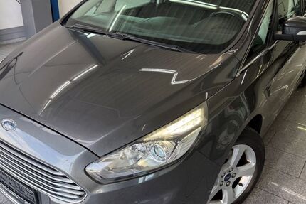 Ford S-Max 98.114 km 13.999 &euro; Köln 50829